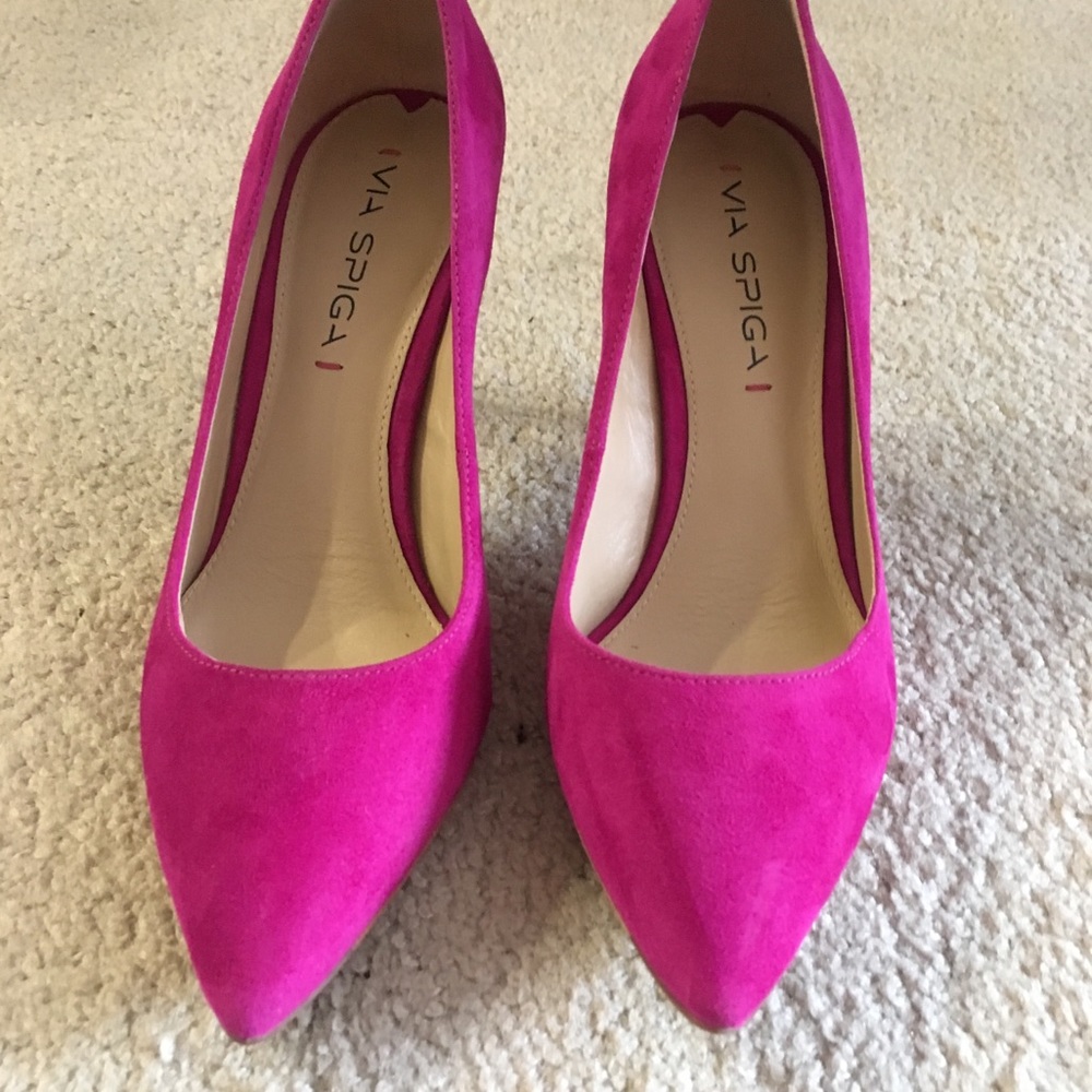 Gorgeous fuchsia Via Spiga pumps